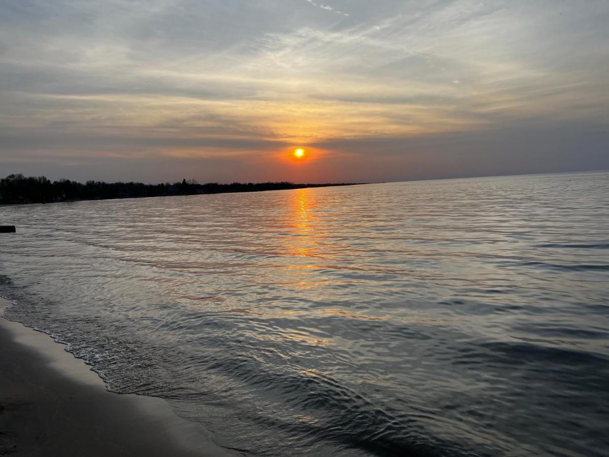 Wasaga Motel Inn วาซากาบีช ภายนอก รูปภาพ