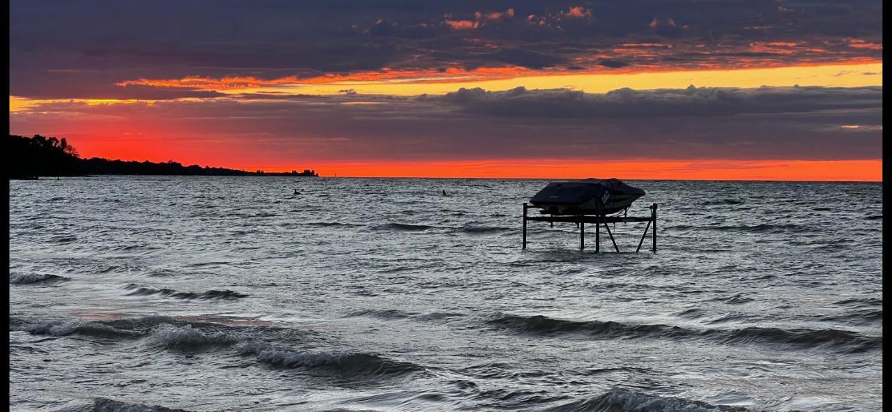 Wasaga Motel Inn วาซากาบีช ภายนอก รูปภาพ