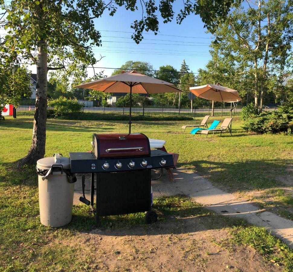 Wasaga Motel Inn วาซากาบีช ภายนอก รูปภาพ
